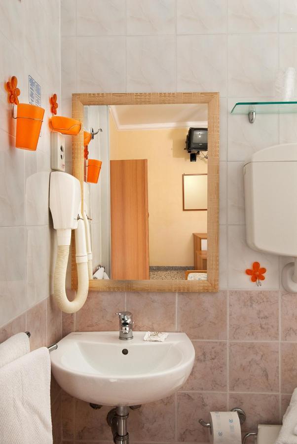 Hotel Grappoli Rimini Kültér fotó
