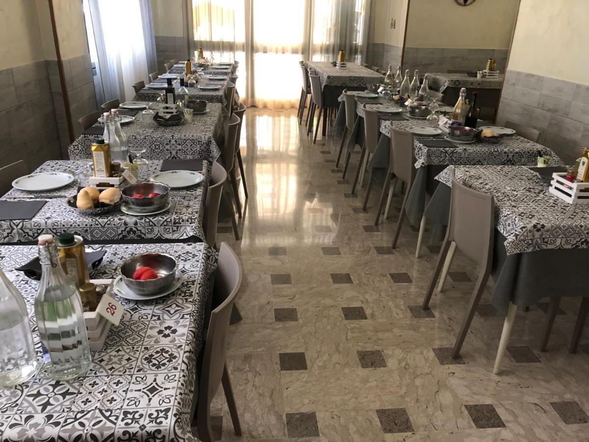 Hotel Grappoli Rimini Kültér fotó